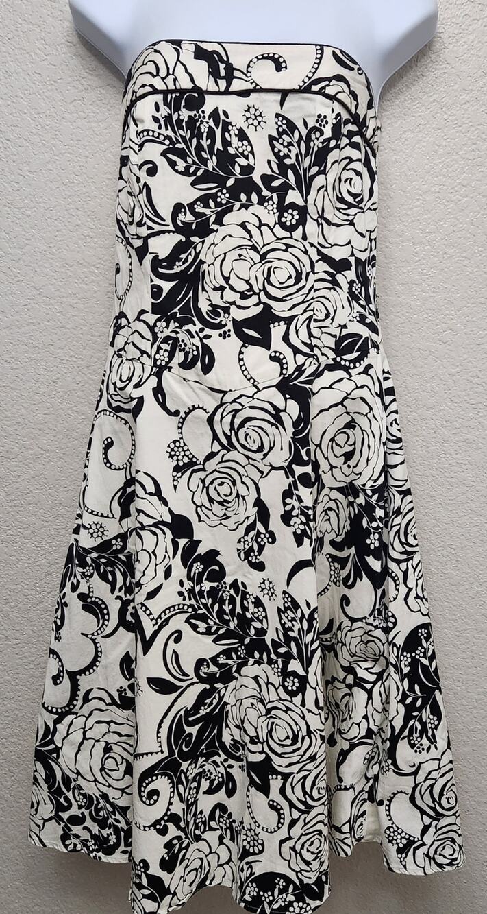 B. Smart Black Cream Floral Print Strapless Fit N Flare Mini Dress 7/8 Flowy